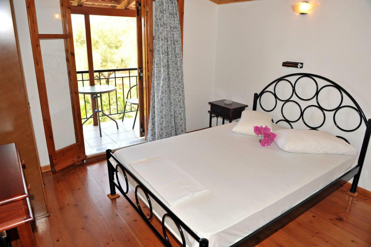 Studios Dimitris Giatras Zakynthos Town Exterior foto