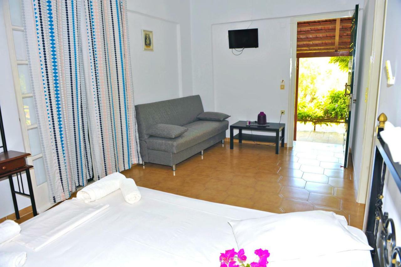 Studios Dimitris Giatras Zakynthos Town Exterior foto